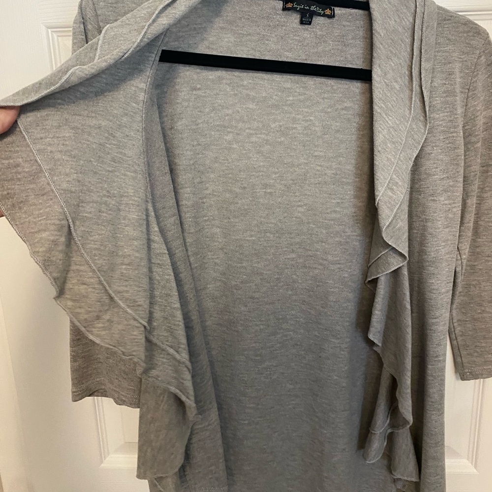 🤍🩶 Gray Ruffle Open Cardigan | Size Small 🩶🤍 - Picture 5 of 5